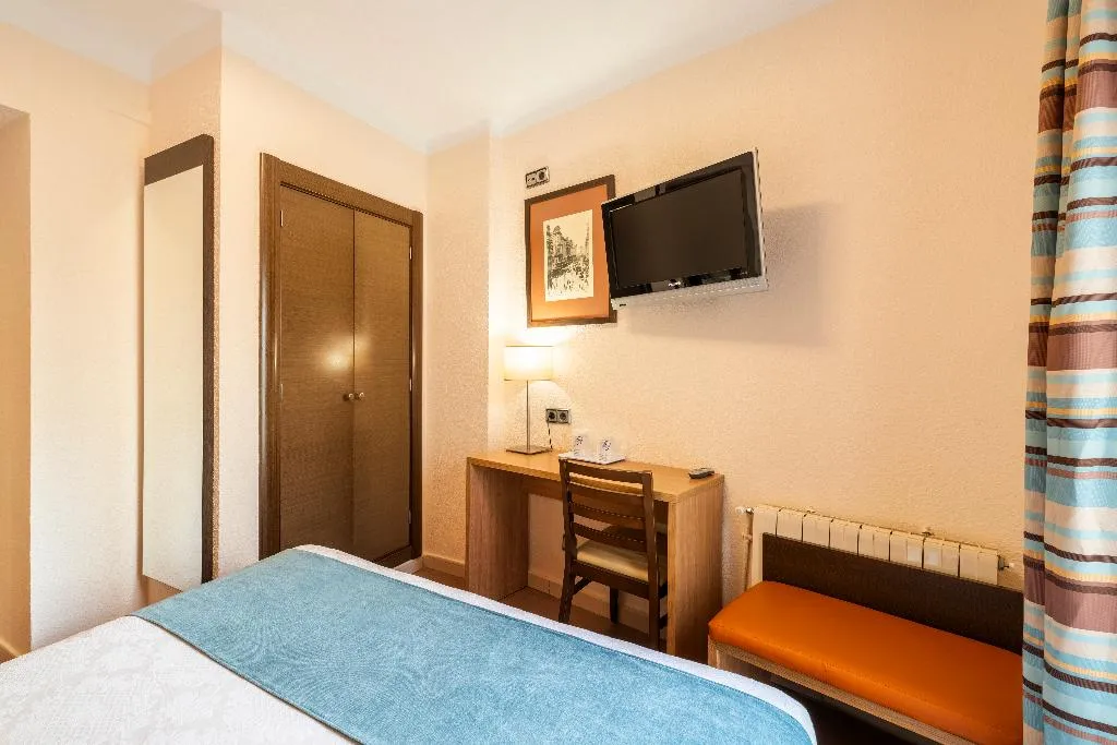 Double or Twin STANDARD Room, Ballesta, Madrid