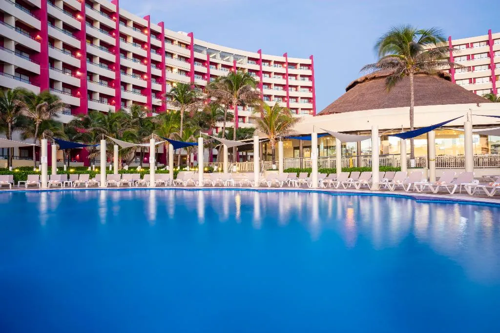 Pool, Crown Paradise Club Cancun All Inclusive, Cancun Area