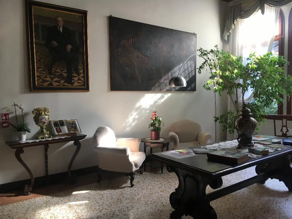 Lobby, Sant Antonin, Venice