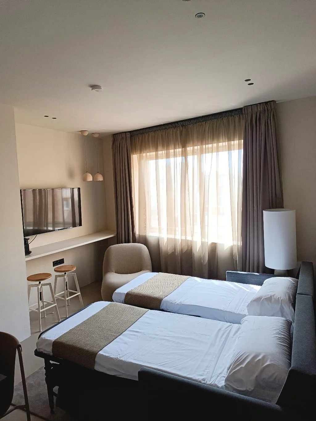 APARTMENT SUPERIOR CAPACITY 4 Room, Senator Barcelona Apartments, Barcelona