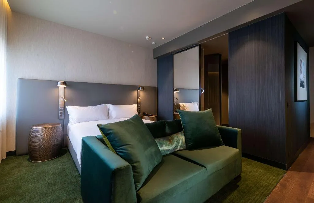 DOUBLE DELUXE RIVER VIEW Room, Hilton Porto Gaia, Porto