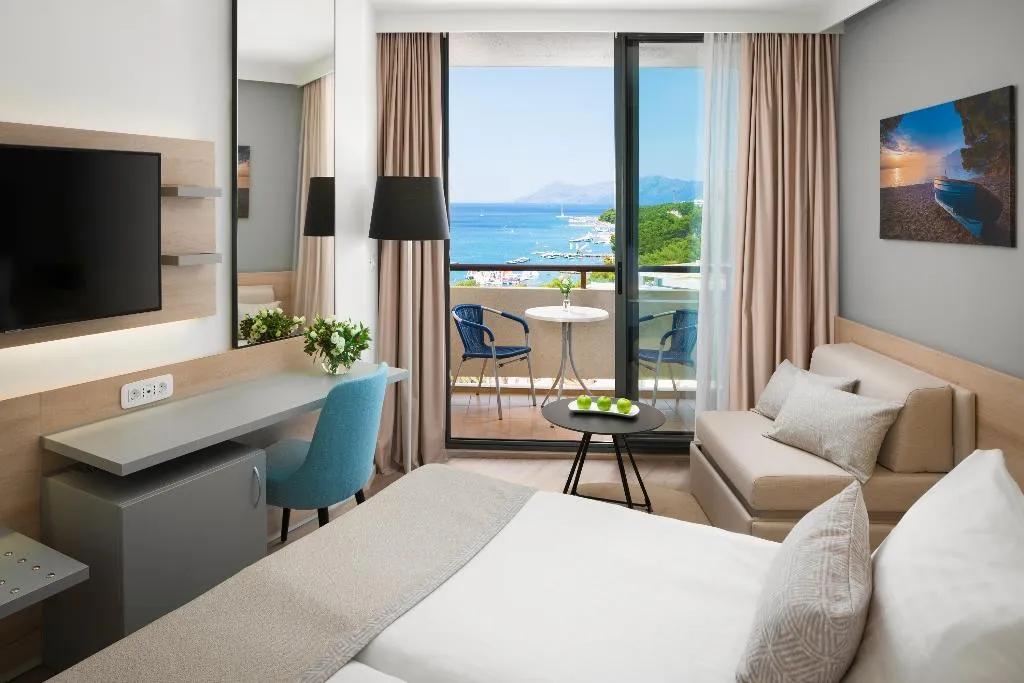 DOUBLE SIDE SEA VIEW WITH BALCONY Room, Valamar Meteor Hotel, Split