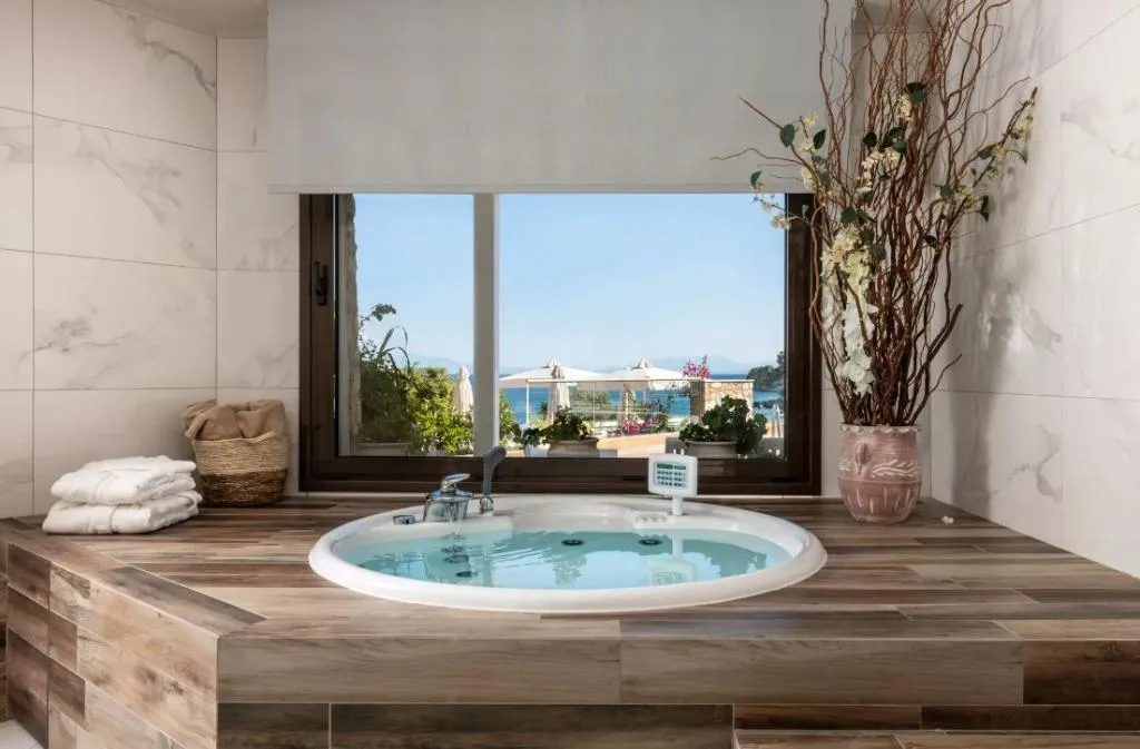 SUITE SEA VIEW WITH PRIVATE POOL Room, Kassandra Bay Resort, Suites & SPA, Skiathos