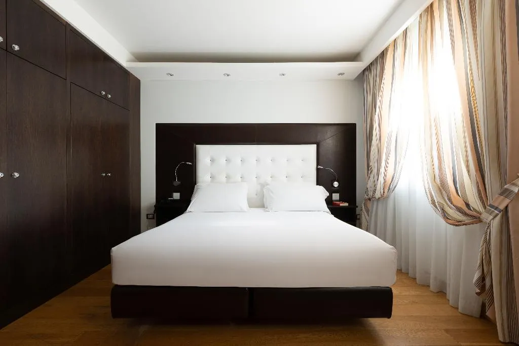 DOUBLE SUPERIOR Room, Royal Caserta Hotel, Naples