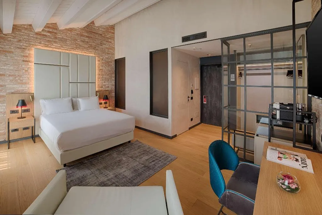 JUNIOR SUITE DUPLEX Room, NH Collection Venezia Murano Villa, Venice