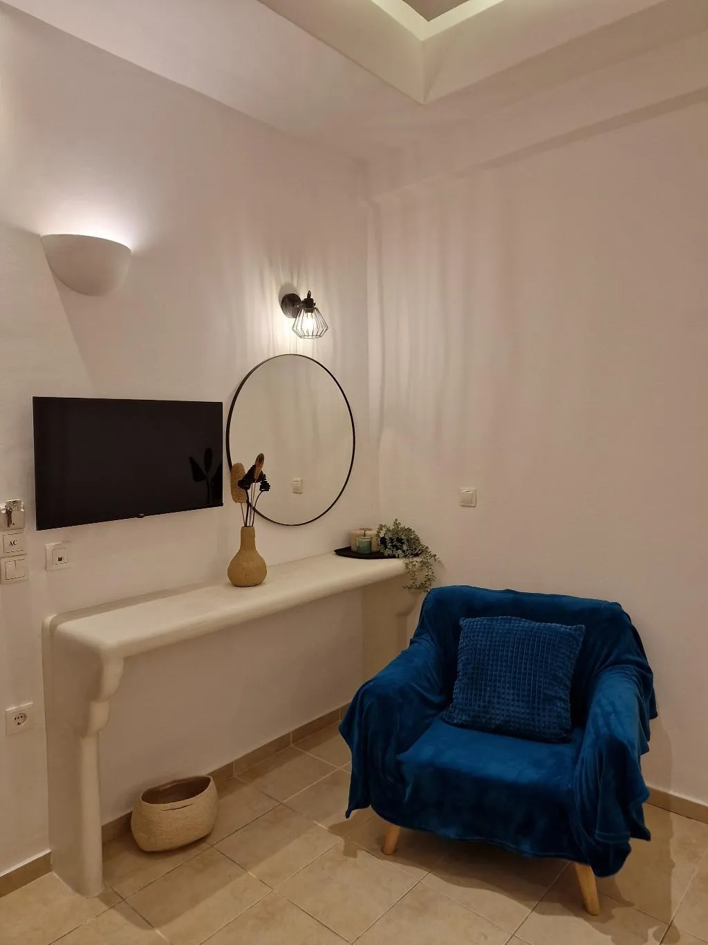 Double or Twin STANDARD Room, Amerisa Suites, Santorini