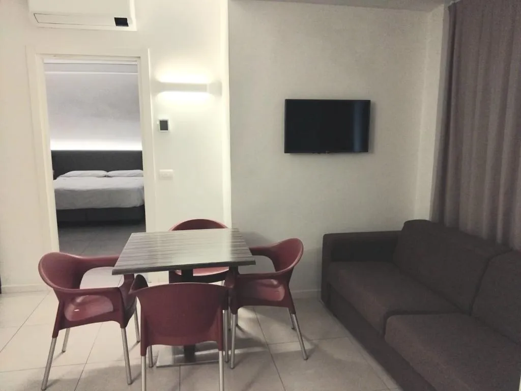 TRIPLE PREMIUM Room, Venice Terminal Apartments & Suites, Venice
