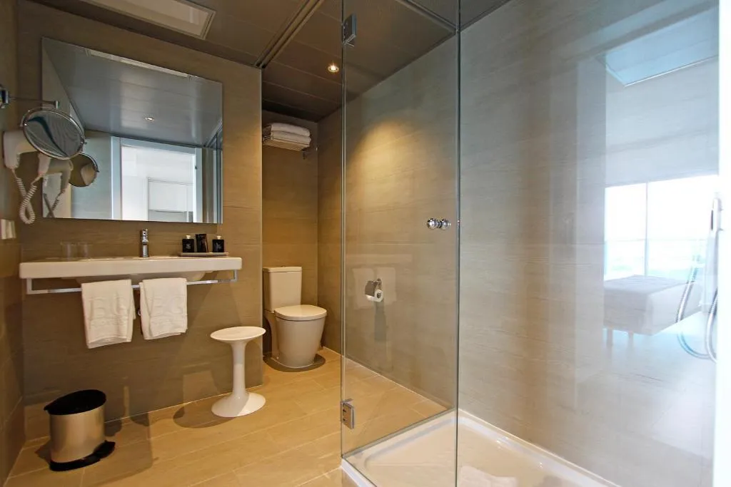 JUNIOR SUITE STANDARD Room, BG Tonga Tower Design Hotel & Suites, Majorca