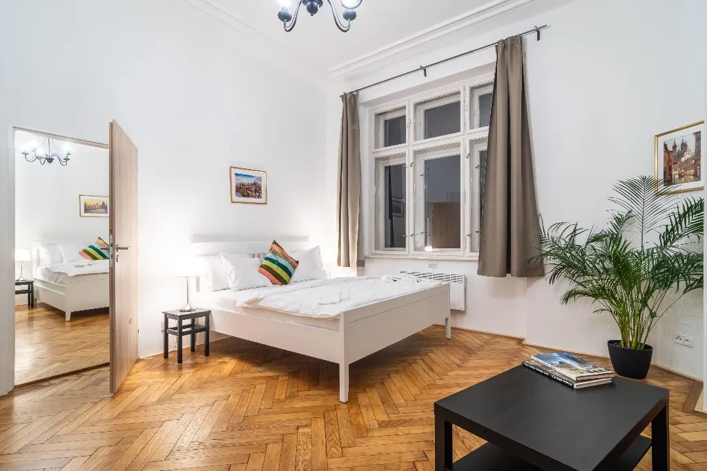 APARTMENT TWO BEDROOMS ONE BATHROOM Room, Royal Road Residence, Prague