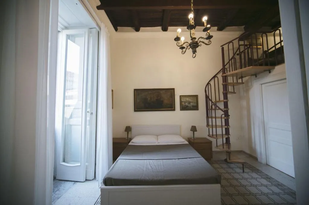 Room, Area Angioina Suites, Naples