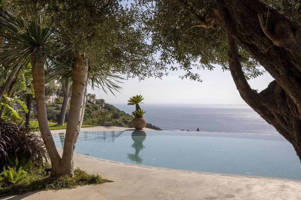 Sports and Entertainment, Furore Grand Hotel, Naples