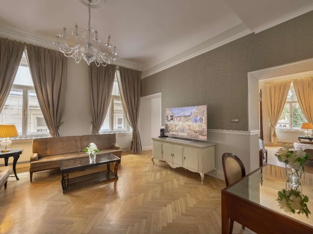 SUITE EXECUTIVE KING BED Room, The Mozart Prague, Prague
