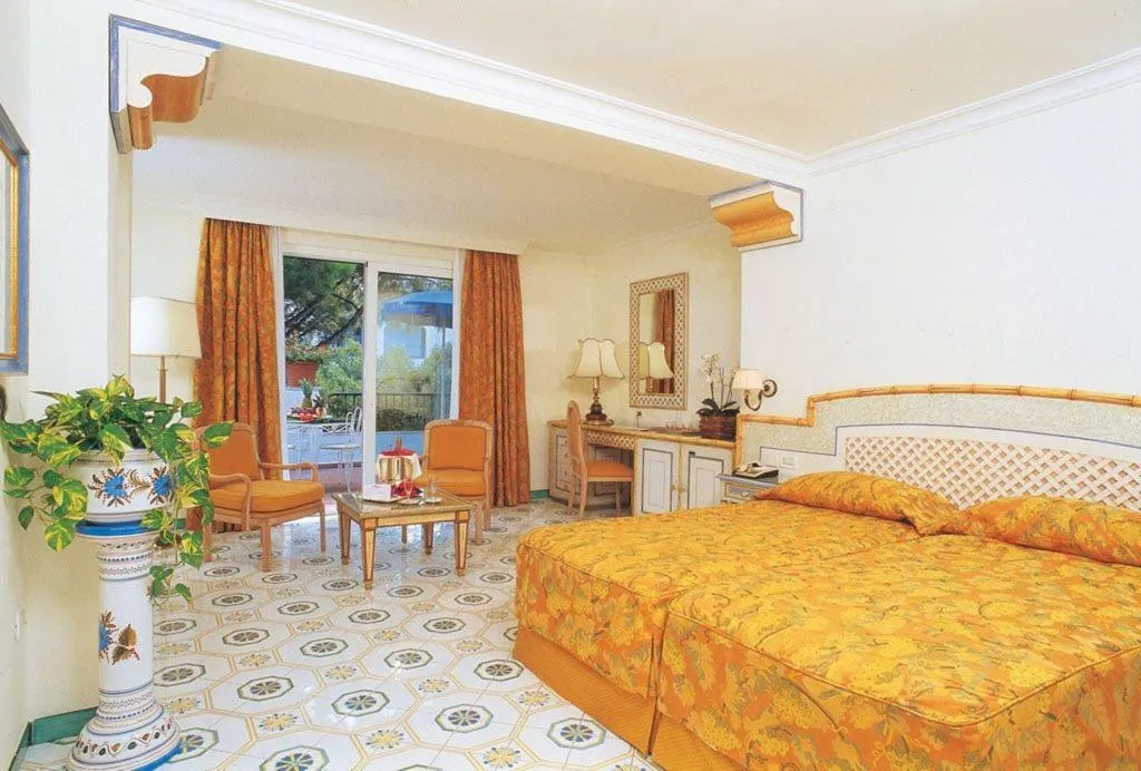 Room, Grand Hotel il Moresco, Naples