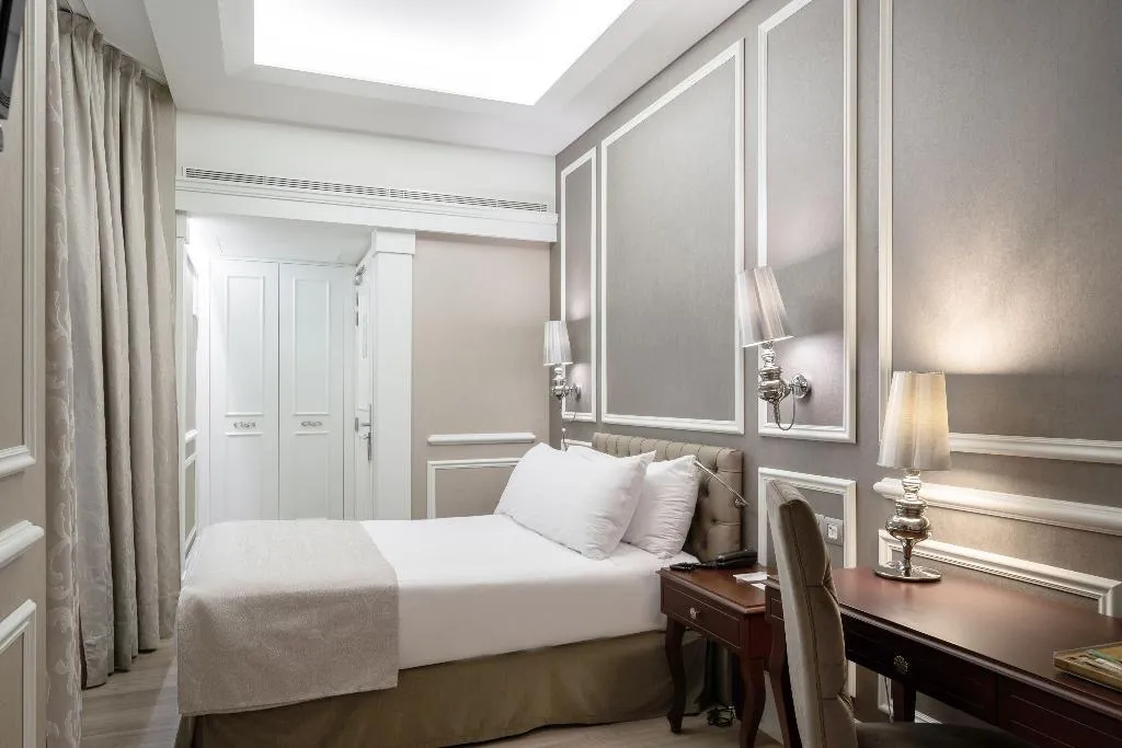 Room, Catalonia Passeig de Gracia, Barcelona