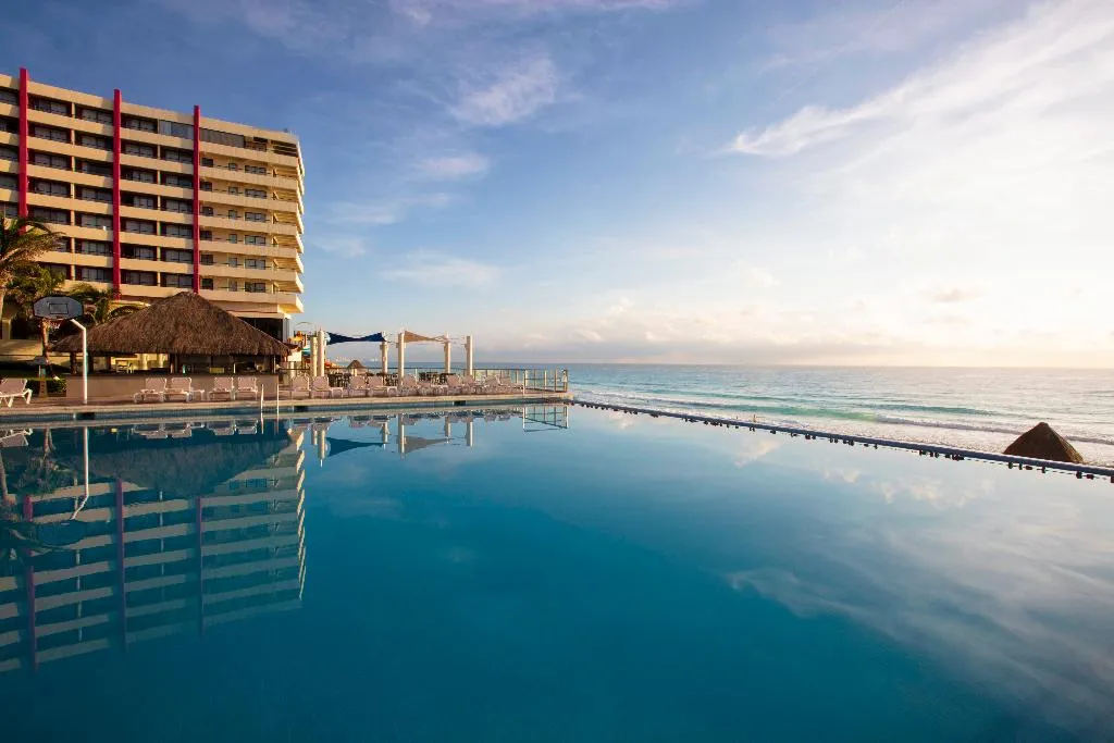 Pool, Crown Paradise Club Cancun All Inclusive, Cancun Area