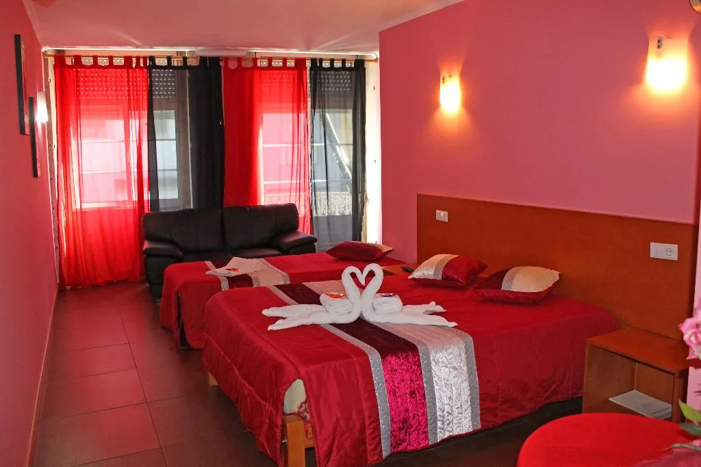 FAMILY ROOM CAPACITY 3 Room, Monte Carlo Love Porto, Porto