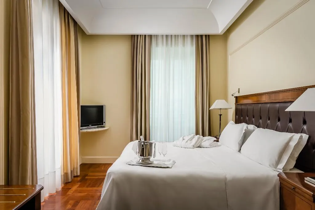 JUNIOR SUITE STANDARD Room, Eurostars Centrale Palace, Palermo