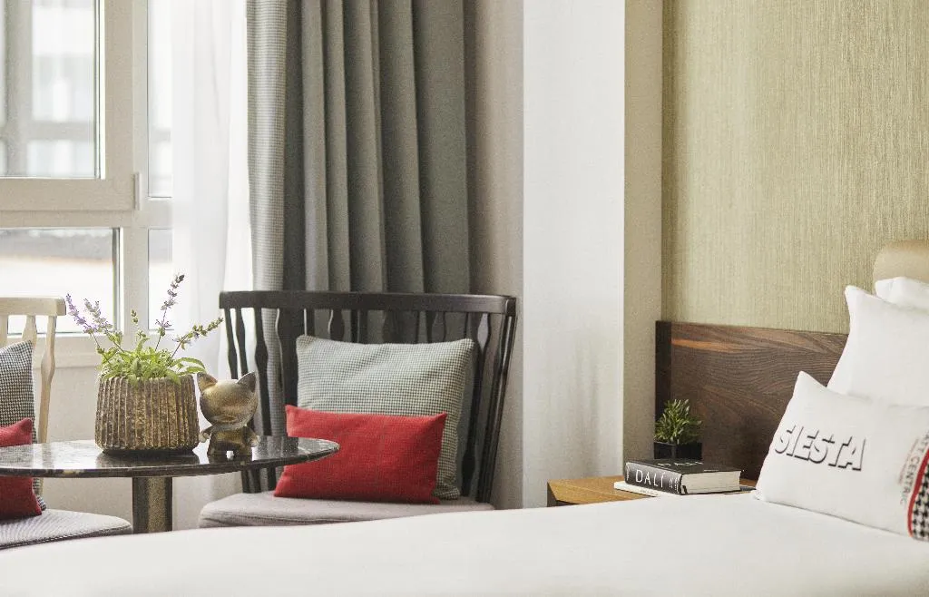 TWIN STANDARD Room, Hyatt Centric Gran Via Madrid, Madrid