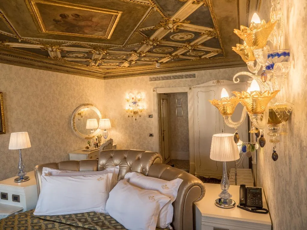 JUNIOR SUITE CANAL VIEW Room, Ego Boutique Hotel The Silk Road, Venice