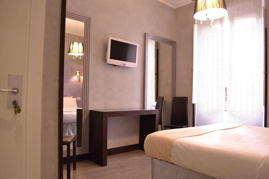 Room, Tiburtina House, Rome