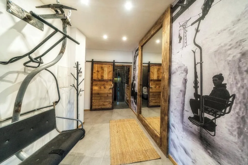 Room, ApartHotel Giewont, Krakow