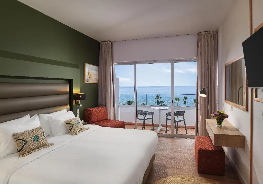DOUBLE DELUXE SEA VIEW Room, Leonardo Cypria Bay, Cyprus