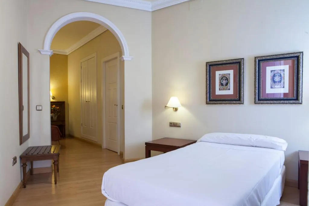 Double or Twin STANDARD Room, Hotel Cervantes, Seville