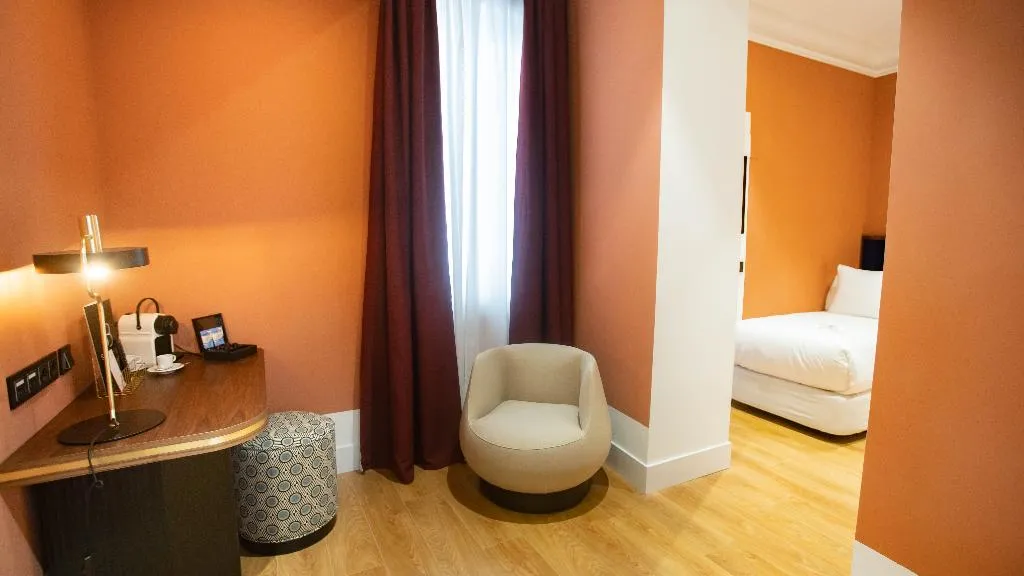 DOUBLE STANDARD Room, Soho Boutique Congreso, Madrid
