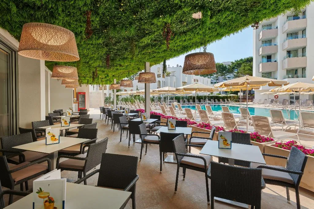 Terrace, Hipotels Bahia Grande, Majorca