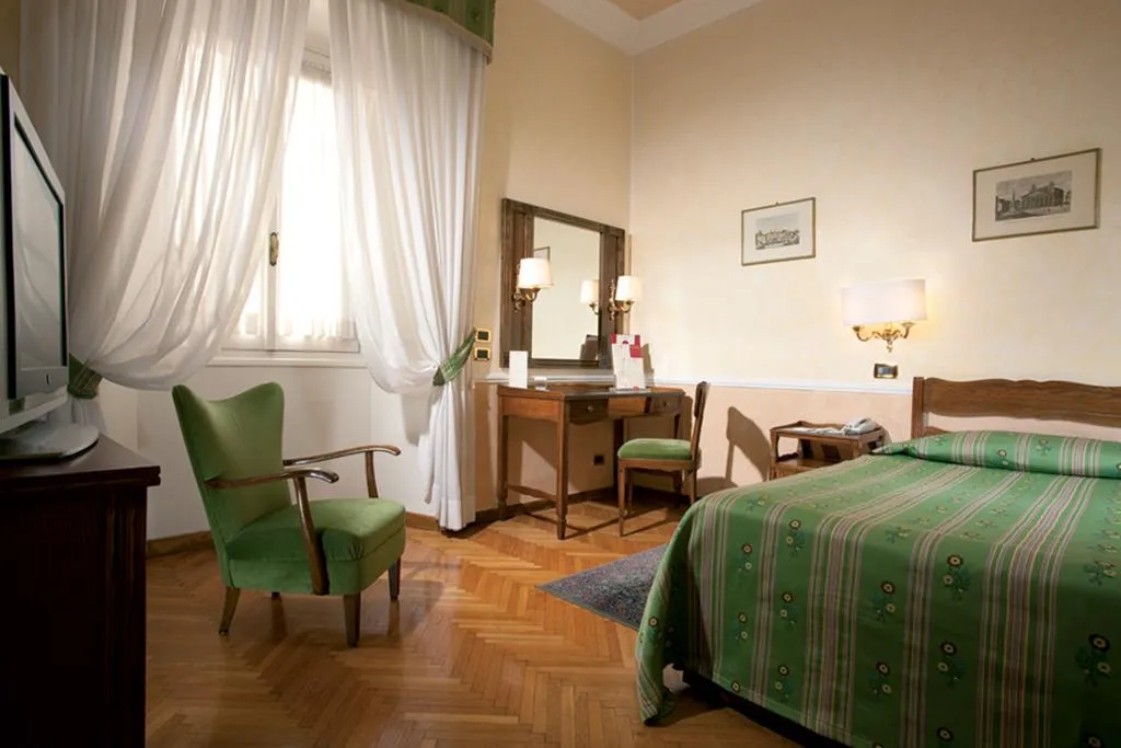 DOUBLE SINGLE USE CLASSIC Room, Bettoja Hotel Massimo d'Azeglio, Rome