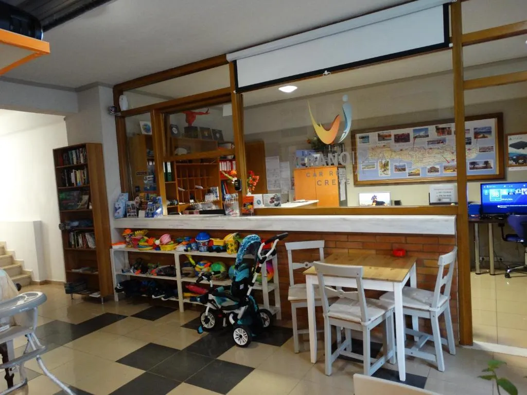 Bar, Aris Studios, Crete