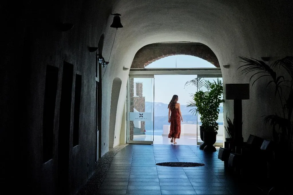 Lobby, San Antonio, Santorini