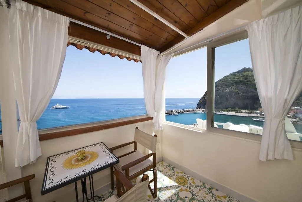 Room, La Palma, Naples