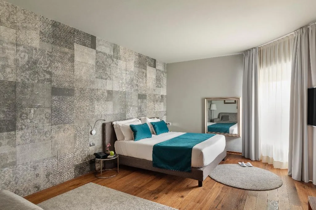 JUNIOR SUITE STANDARD Room, Living Hotel Milano, Milan