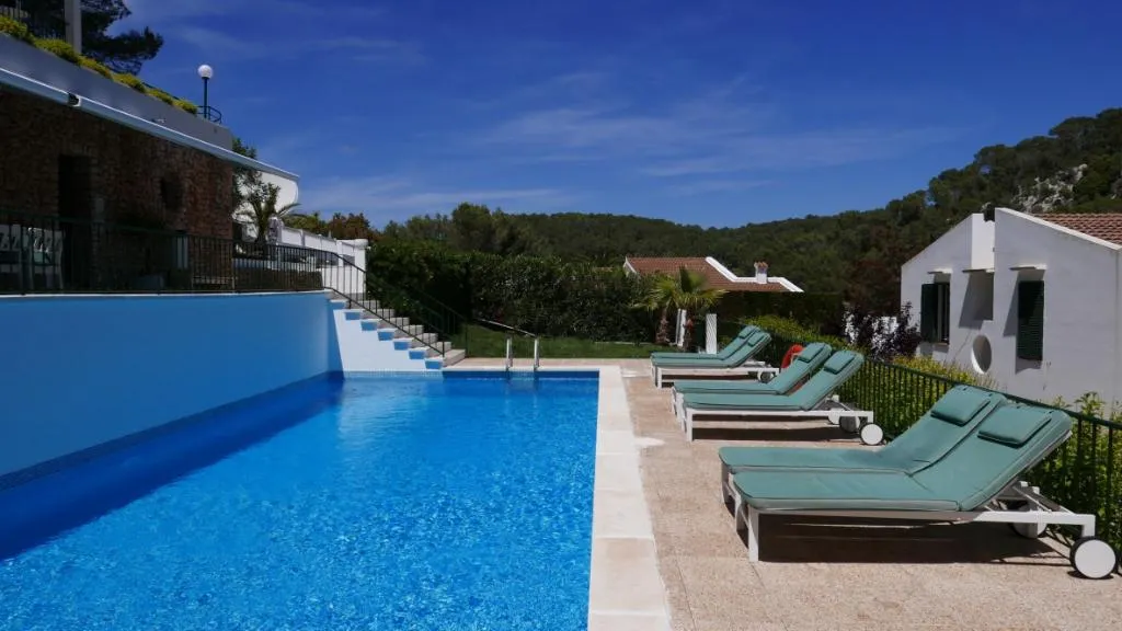 Pool, Desmais, Menorca