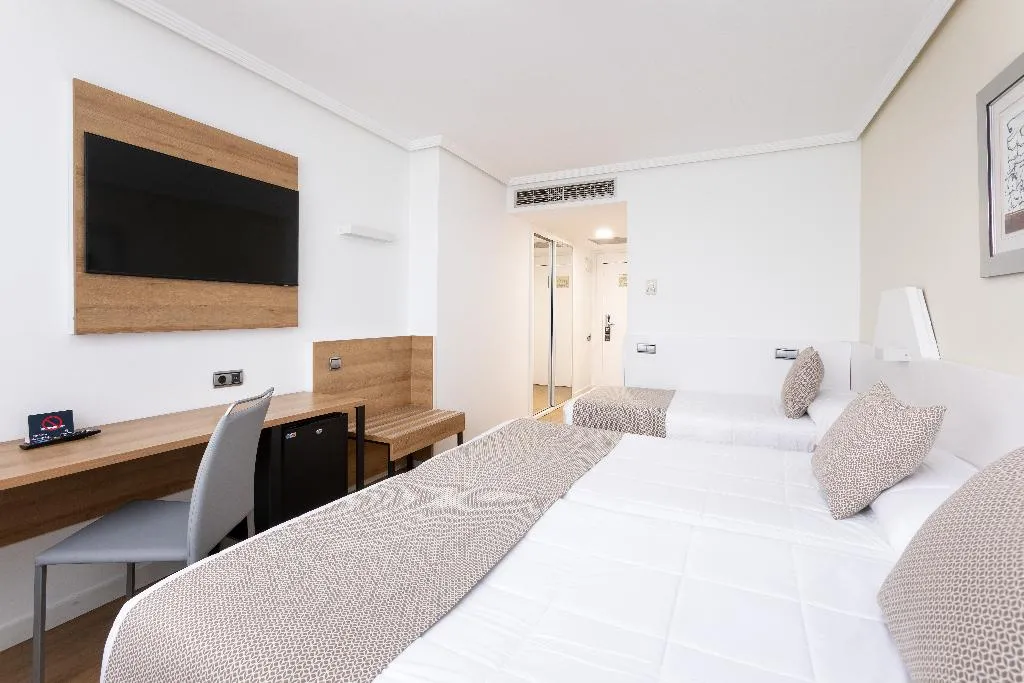 TRIPLE STANDARD Room, Alexandre Frontair Congress, Barcelona