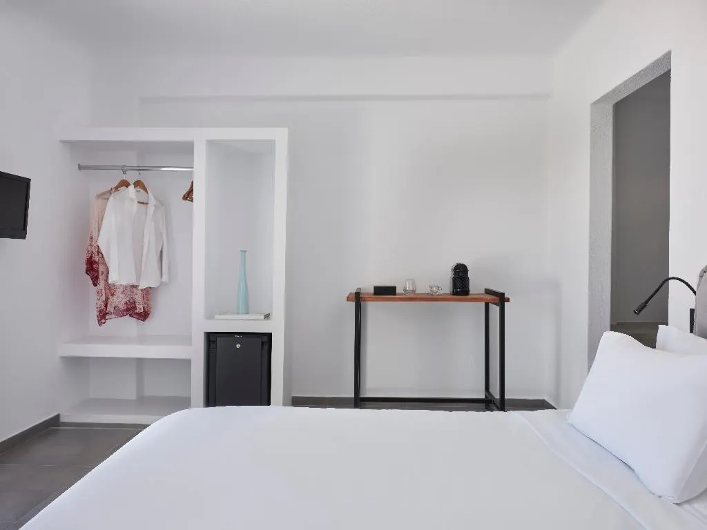 DOUBLE WITH JACUZZI Room, Pietra e Mare-Mykonos Moments, Mykonos