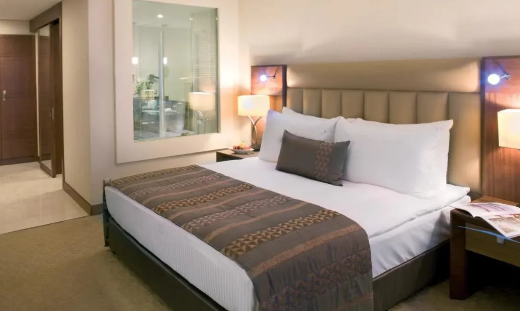 SINGLE SUPERIOR Room, Mövenpick Izmir, Izmir