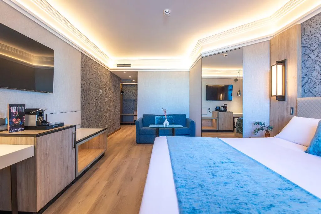 TRIPLE SUPERIOR Room, VP SOGNIO Metropolitano, Madrid