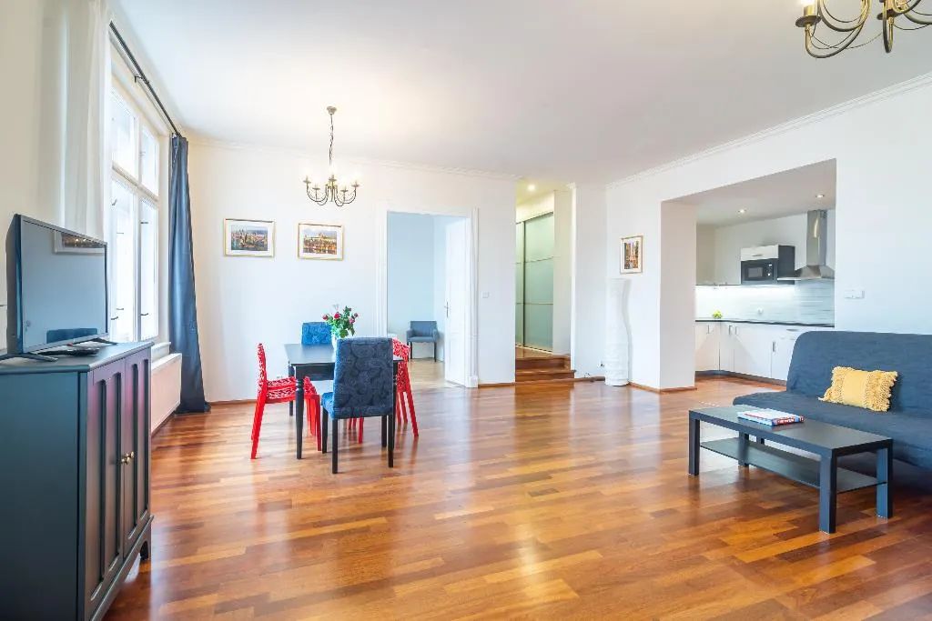 APARTMENT WITH BALCONY WITH VIEWS Room, Royal Road Residence, Prague