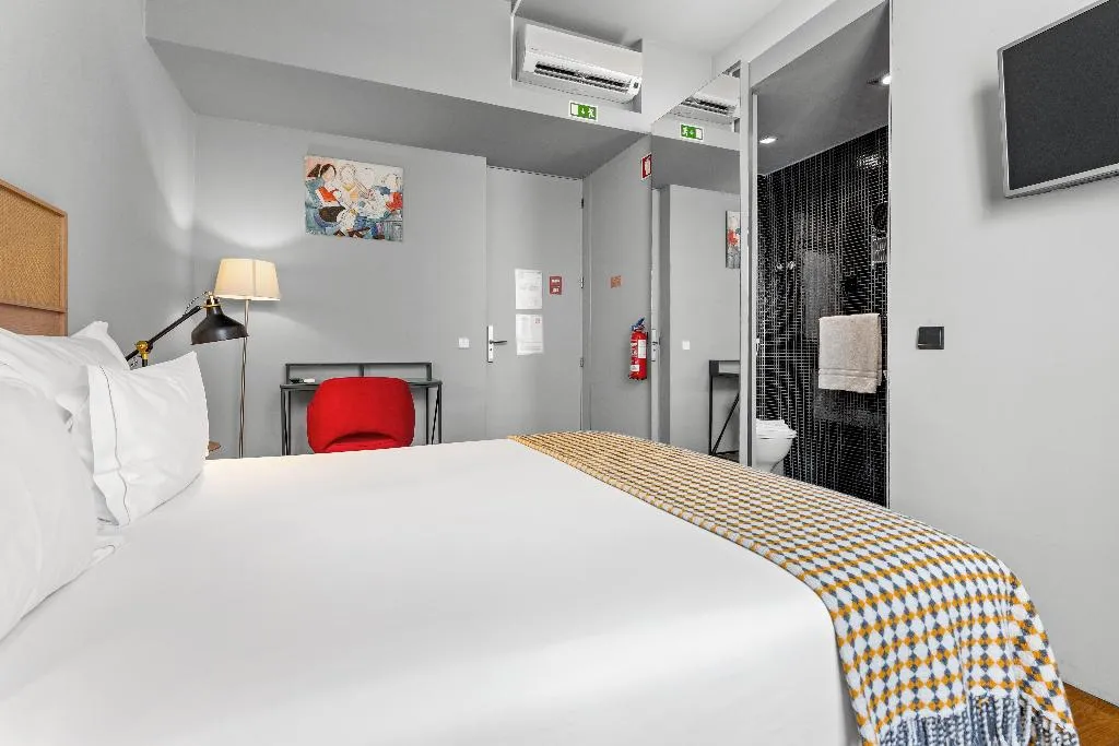 DOUBLE ONE BEDROOM ONE BATHROOM Room, Casa Dos Lóios By Shiadu, Porto