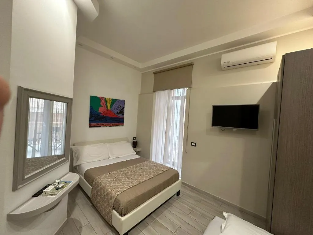 Room, Residenza Suarez, Naples