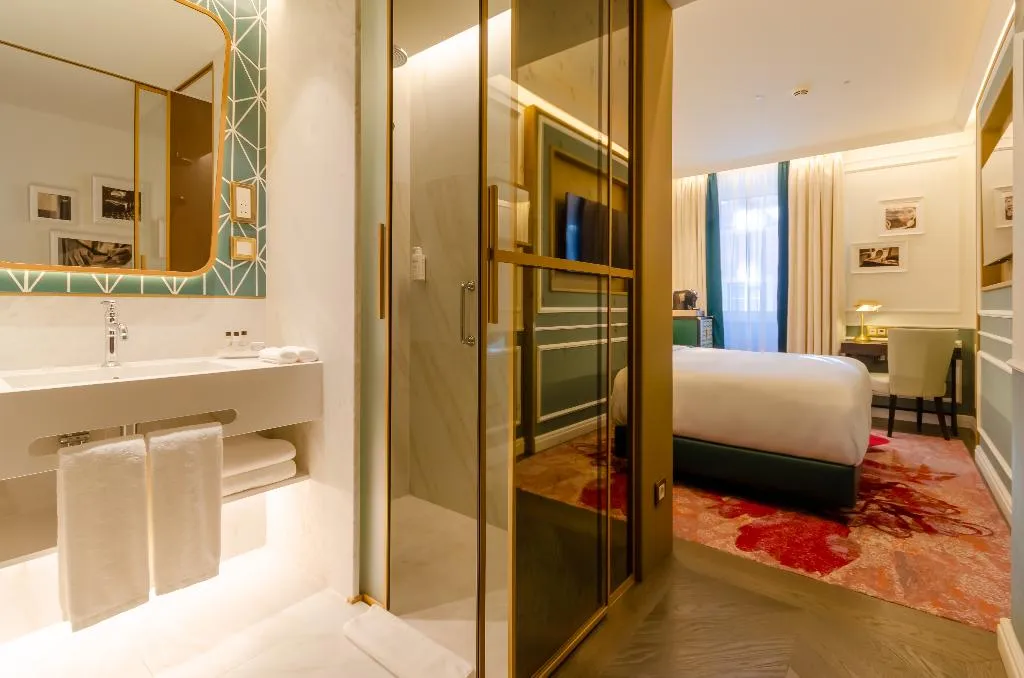 DOUBLE GUEST ROOM KING BED Room, The Emerald House Lisbon, Curio Collection by Hilt, Lisbon