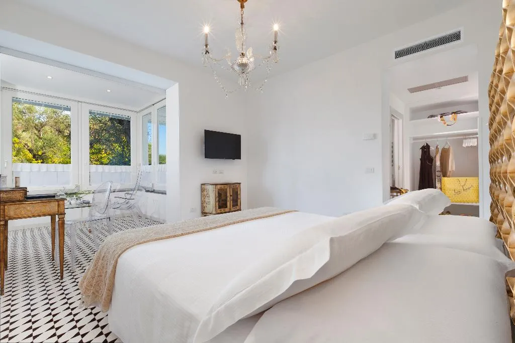 JUNIOR SUITE STANDARD Room, Villa Oriana Relais, Naples