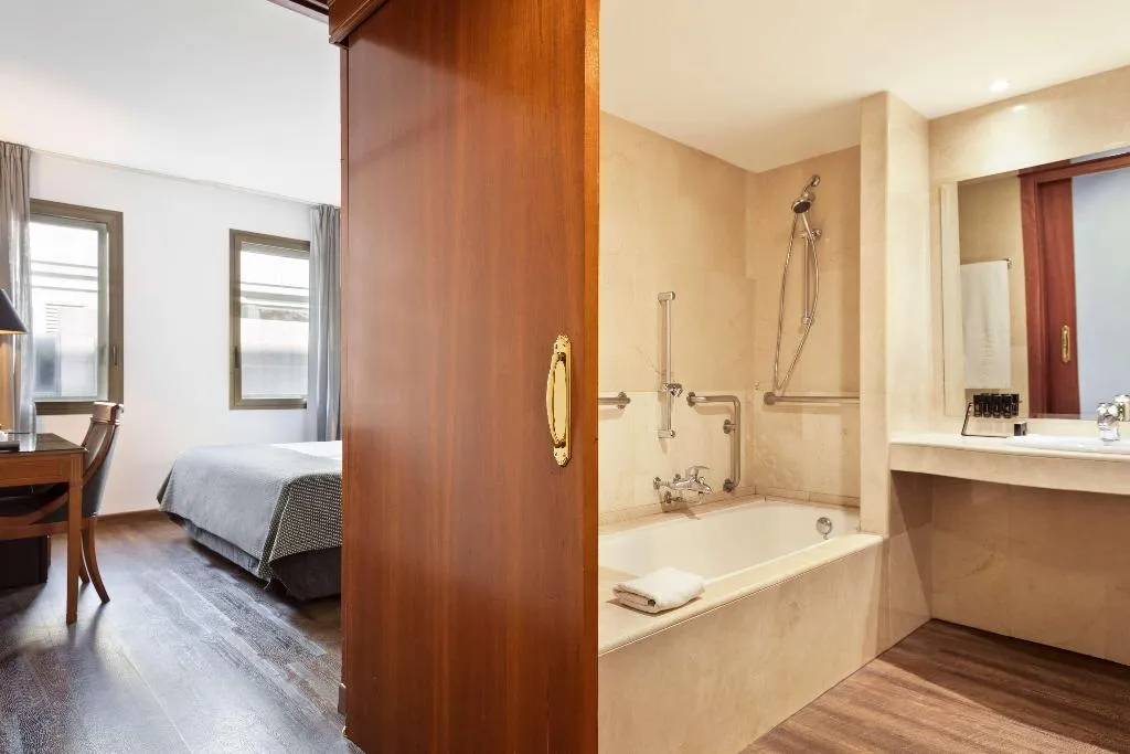 TRIPLE STANDARD Room, Best Western Premier CMC Girona, Costa Brava