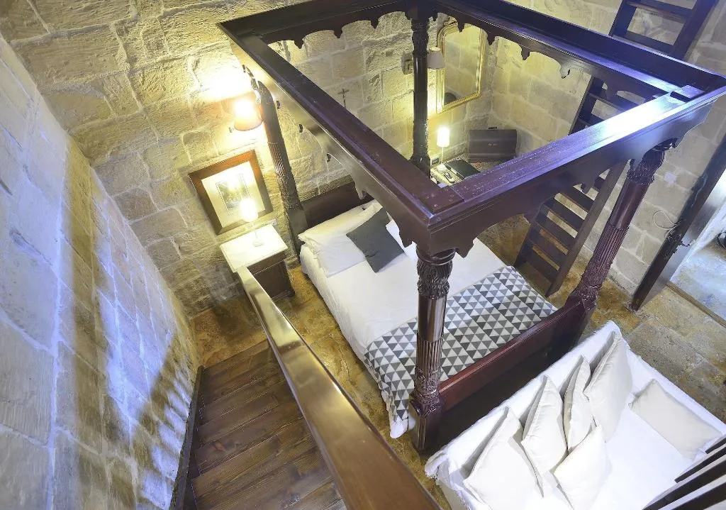 Room, The Burrow Guest House, Malta