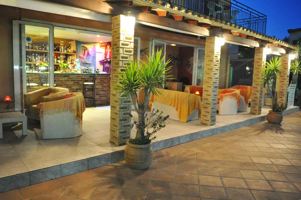 Restaurant, Makis Apartments, Corfu