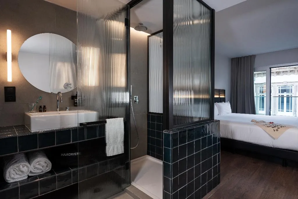 Double or Twin DELUXE Room, Chic & Basic Gravity, Porto