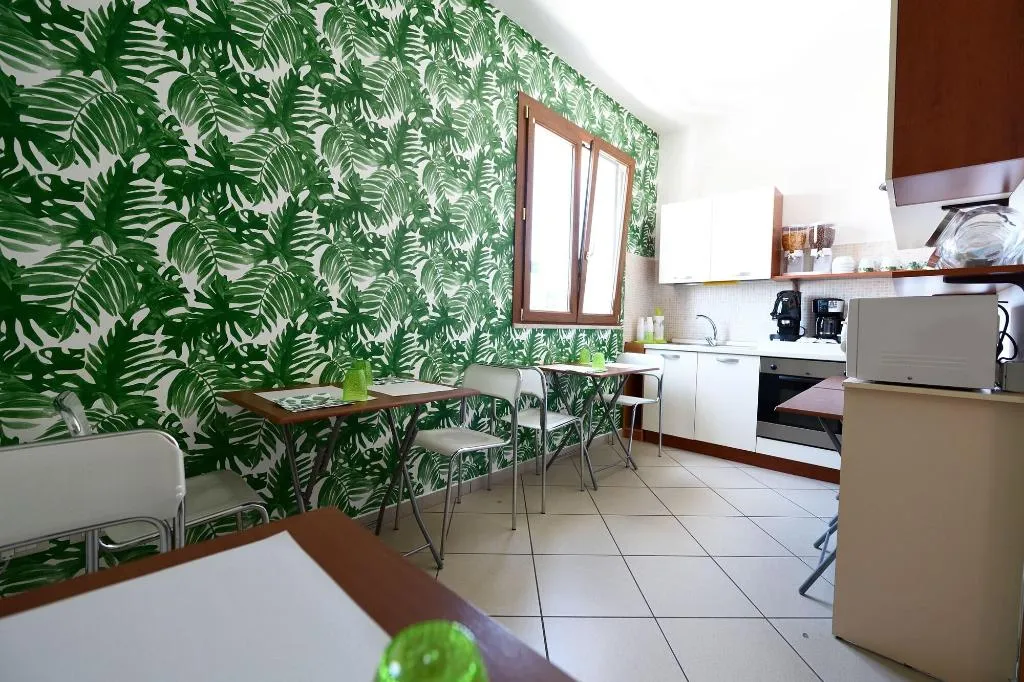 Room, Green Garden, Palermo