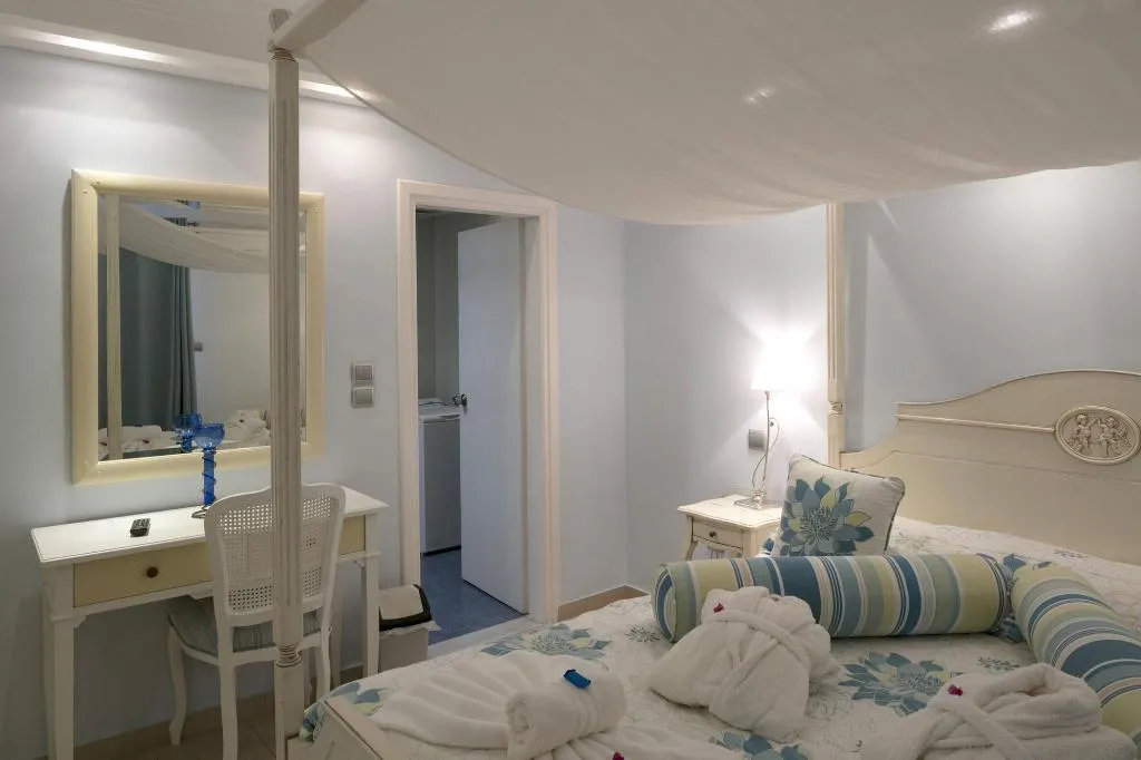 Room, Magic, Skiathos